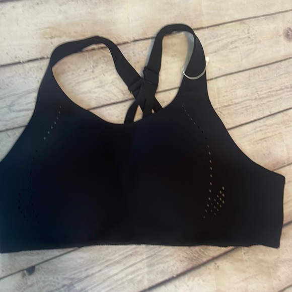 Lululemon Bra - Picture 1 of 3
